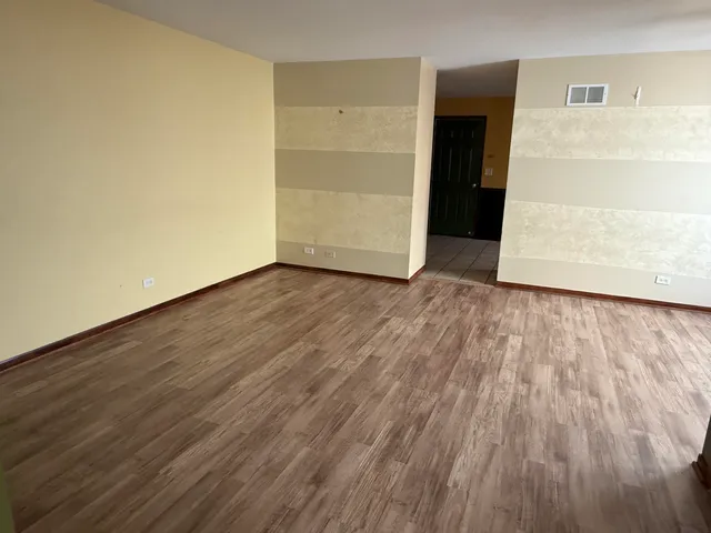 $1,600 | 510 Timber Drive, Harvard, IL 60033