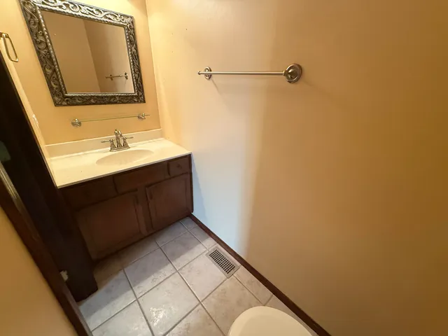 $1,600 | 510 Timber Drive, Harvard, IL 60033