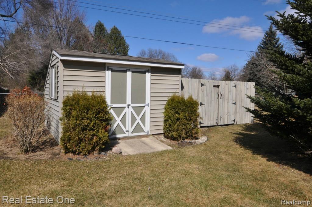 1911 John R Road Rochester, MI 48307 - Photo 25 of 30 24.jpg