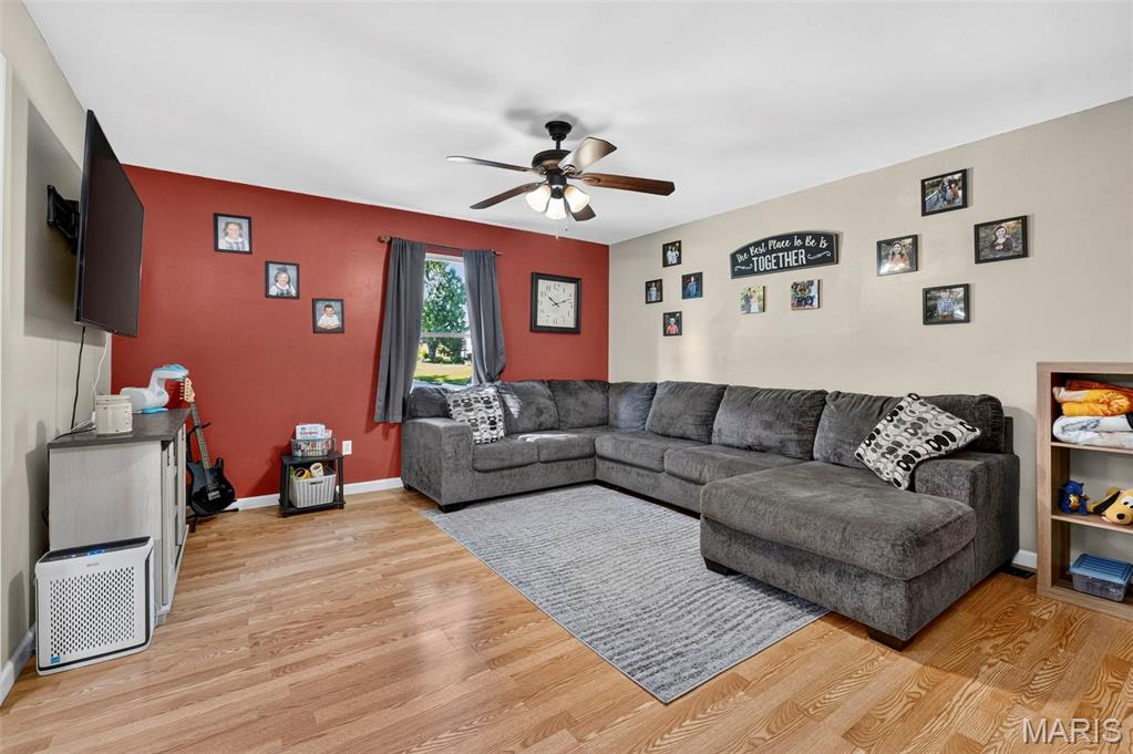 18 Roland Lane St. Peters, MO 63376 - Photo 10 of 38