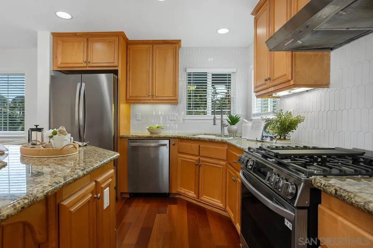 4007 Bluff View Way Carlsbad, CA 92008 - Photo 19 of 38