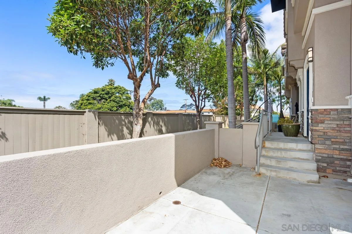 4007 Bluff View Way Carlsbad, CA 92008 - Photo 36 of 38