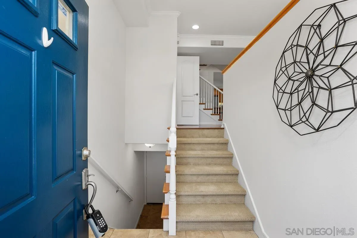 4007 Bluff View Way Carlsbad, CA 92008 - Photo 5 of 38