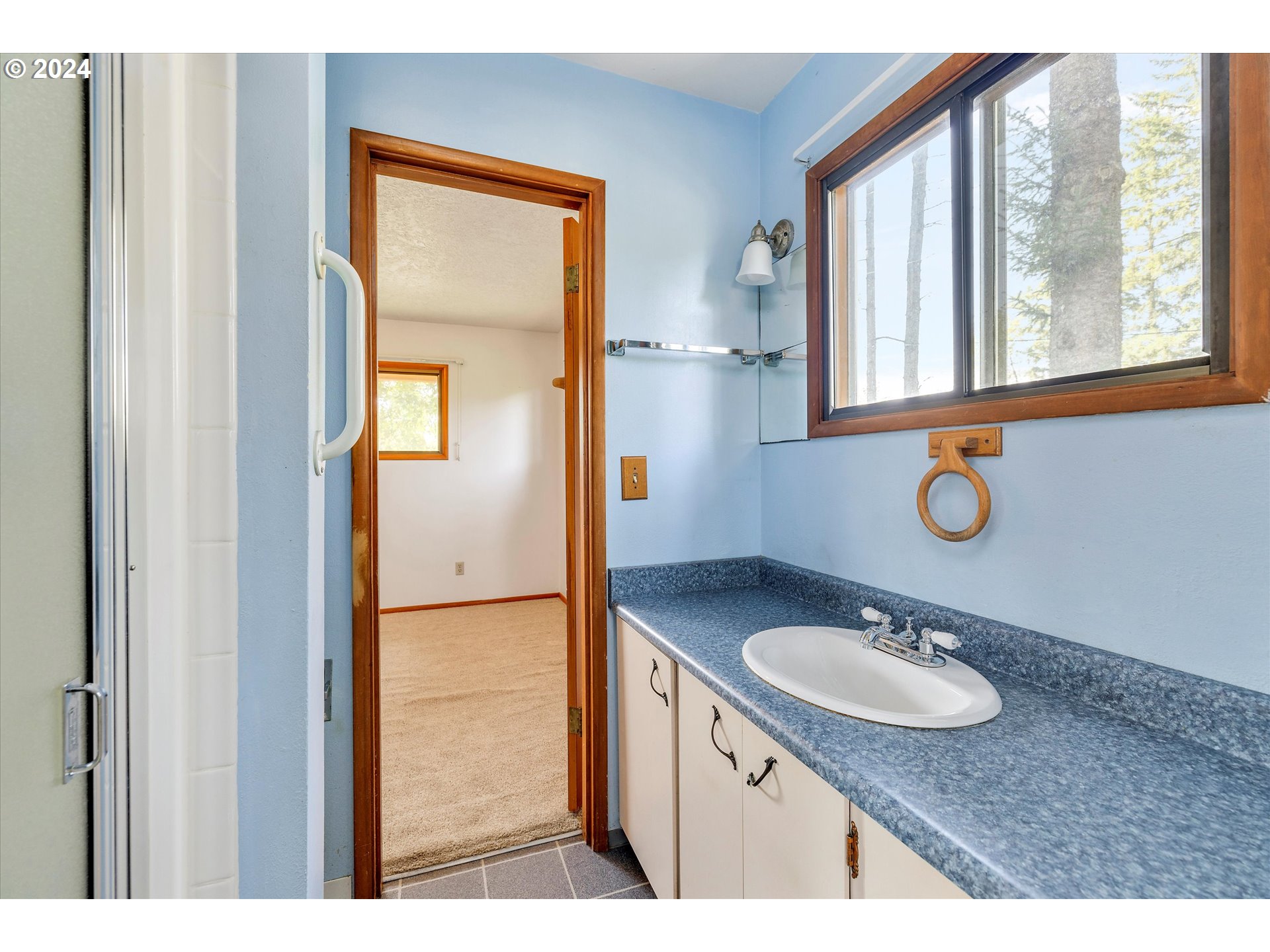 29440 Southeast Chase Road Gresham, OR 97080 - Photo 16 of 42 Bathroom, Attached