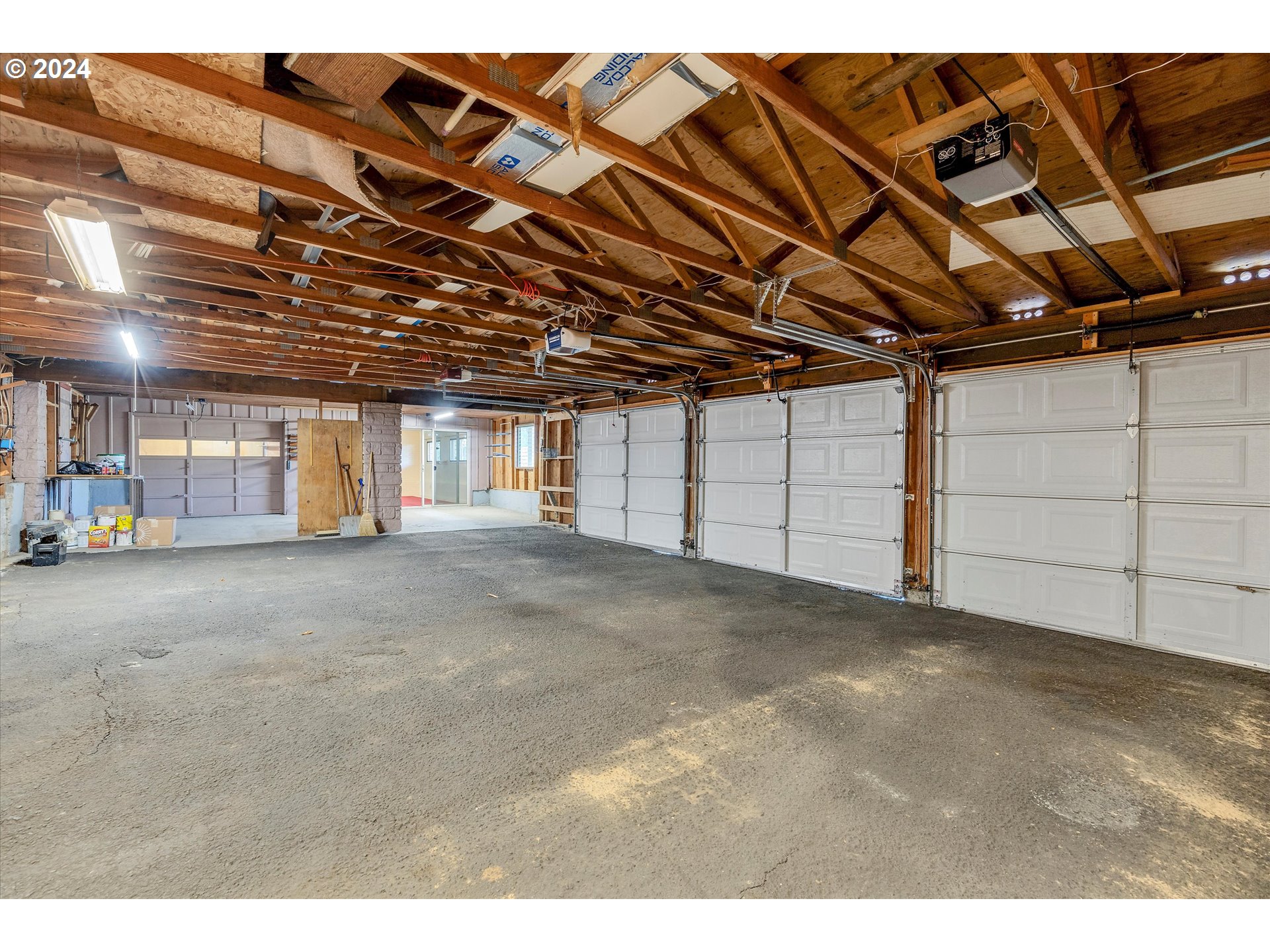 29440 Southeast Chase Road Gresham, OR 97080 - Photo 28 of 42 Garage