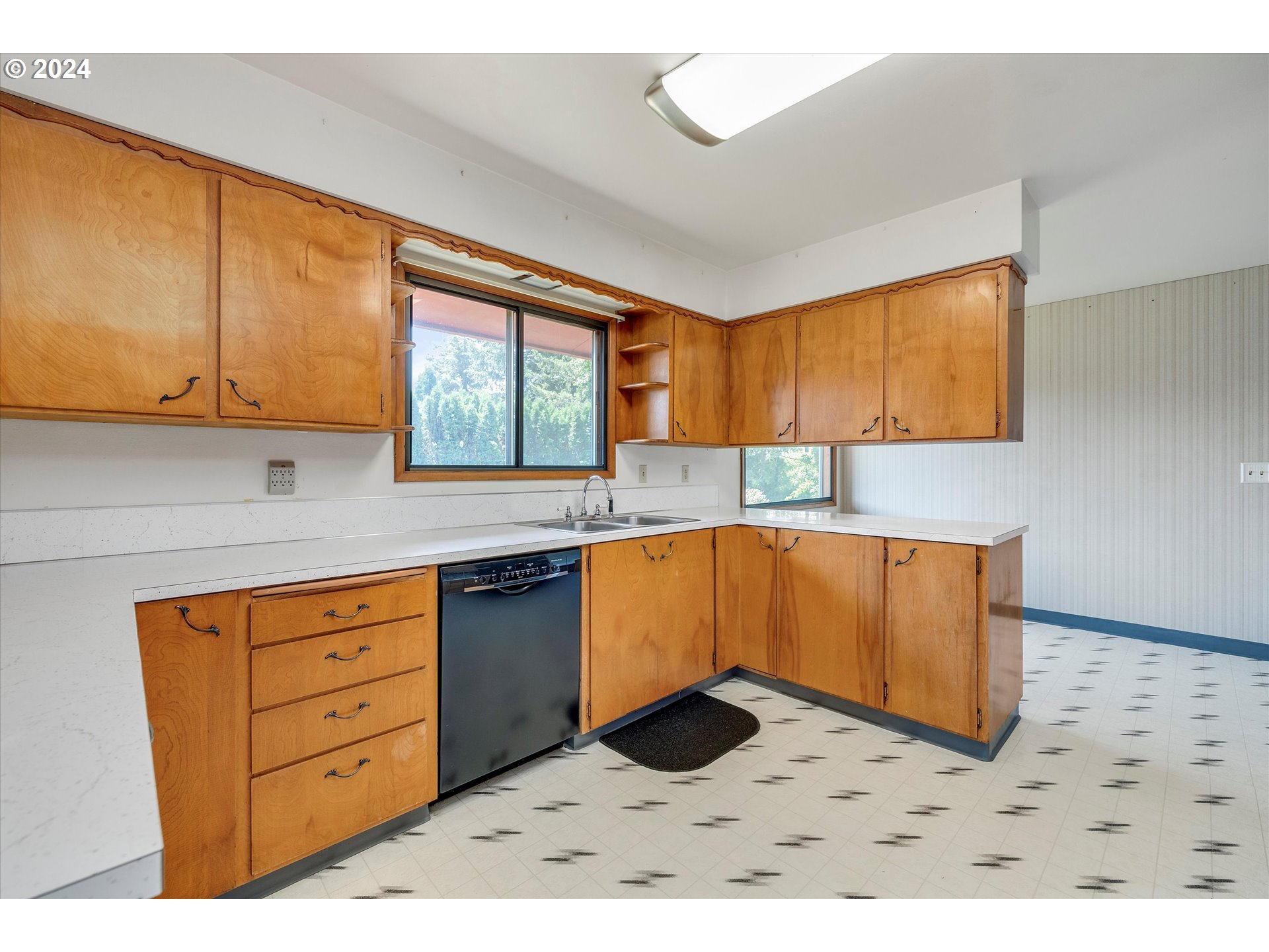29440 Southeast Chase Road Gresham, OR 97080 - Photo 9 of 42 Kitchen/Nook
