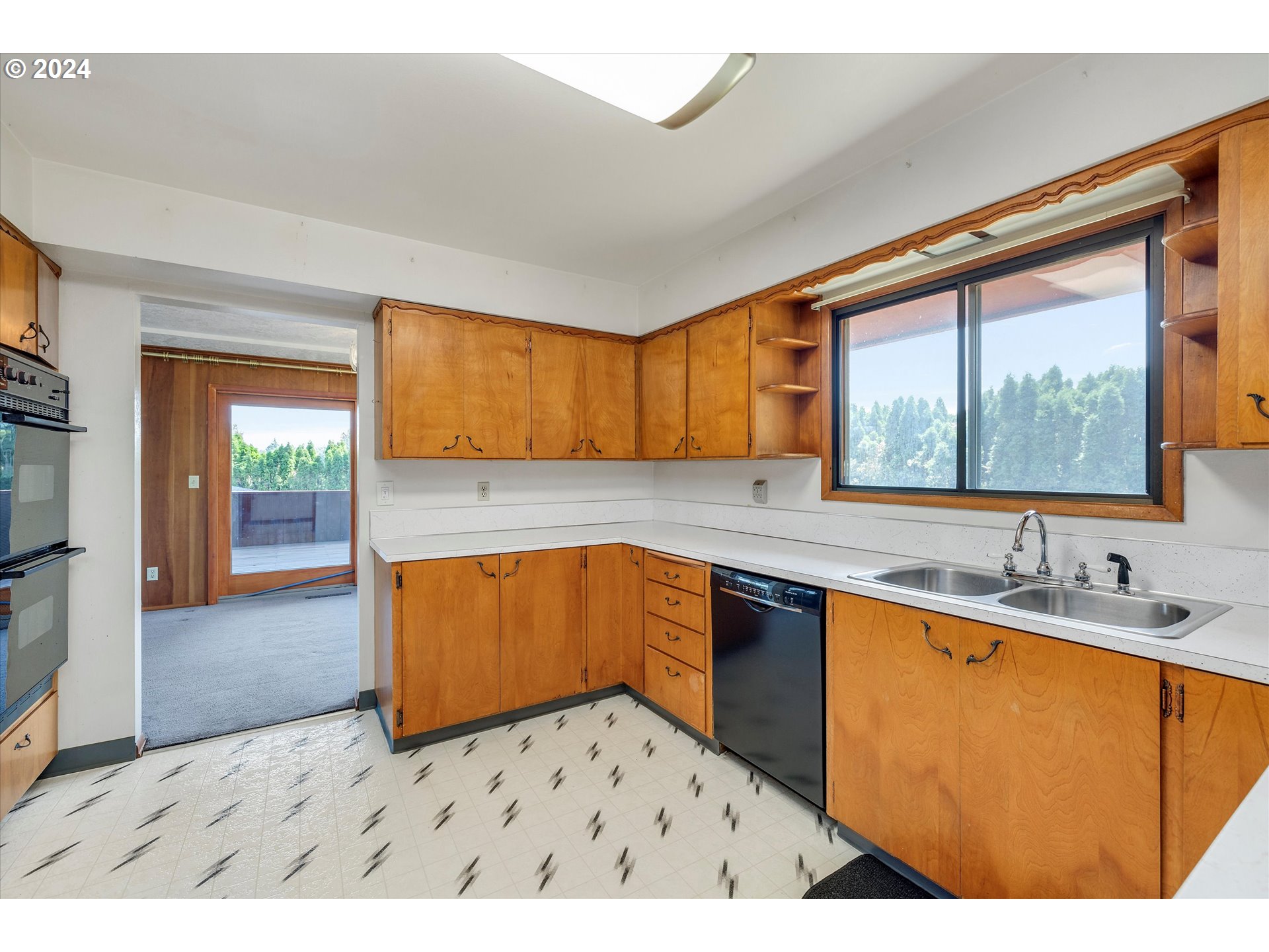 29440 Southeast Chase Road Gresham, OR 97080 - Photo 10 of 42 Kitchen