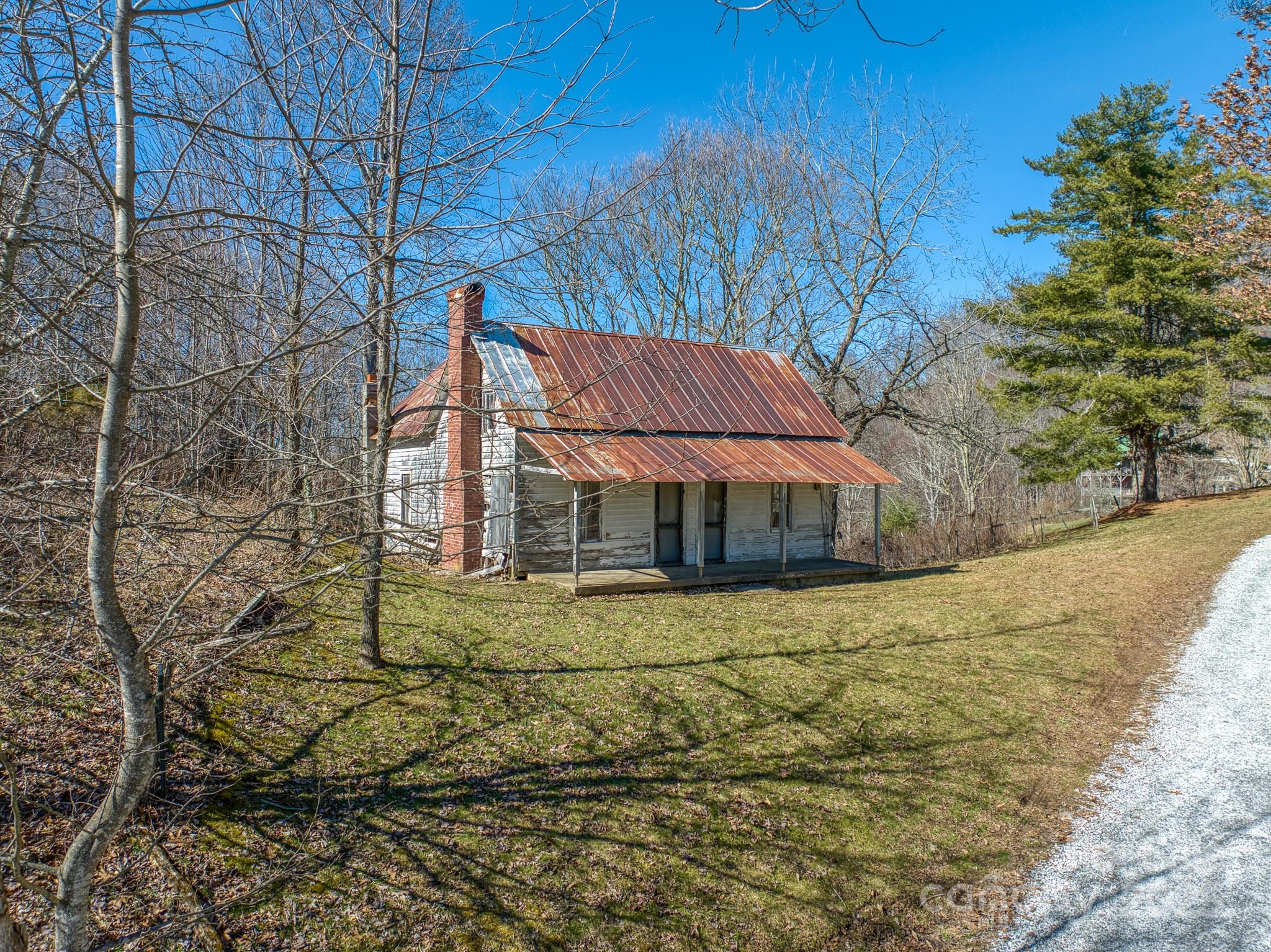 6435 Big Ridge Road Glenville, NC 28736 - Photo 10 of 18