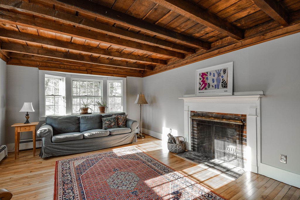 133 Parker Road Framingham, MA 01702 - Photo 3 of 28 Gallery Image 3