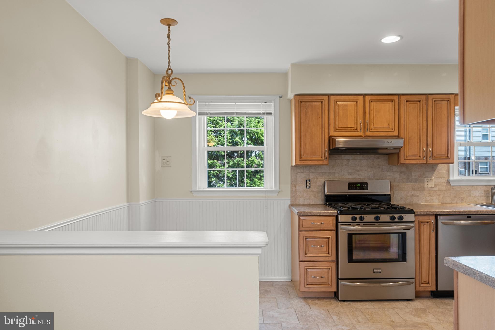 9945 Sandy Road Philadelphia, PA 19115 - Photo 11 of 45 Eat in Kitchen