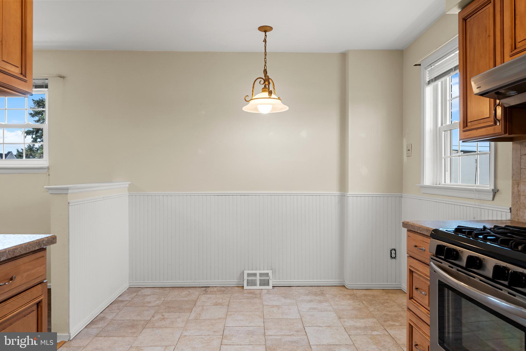 9945 Sandy Road Philadelphia, PA 19115 - Photo 13 of 45 Kitchen