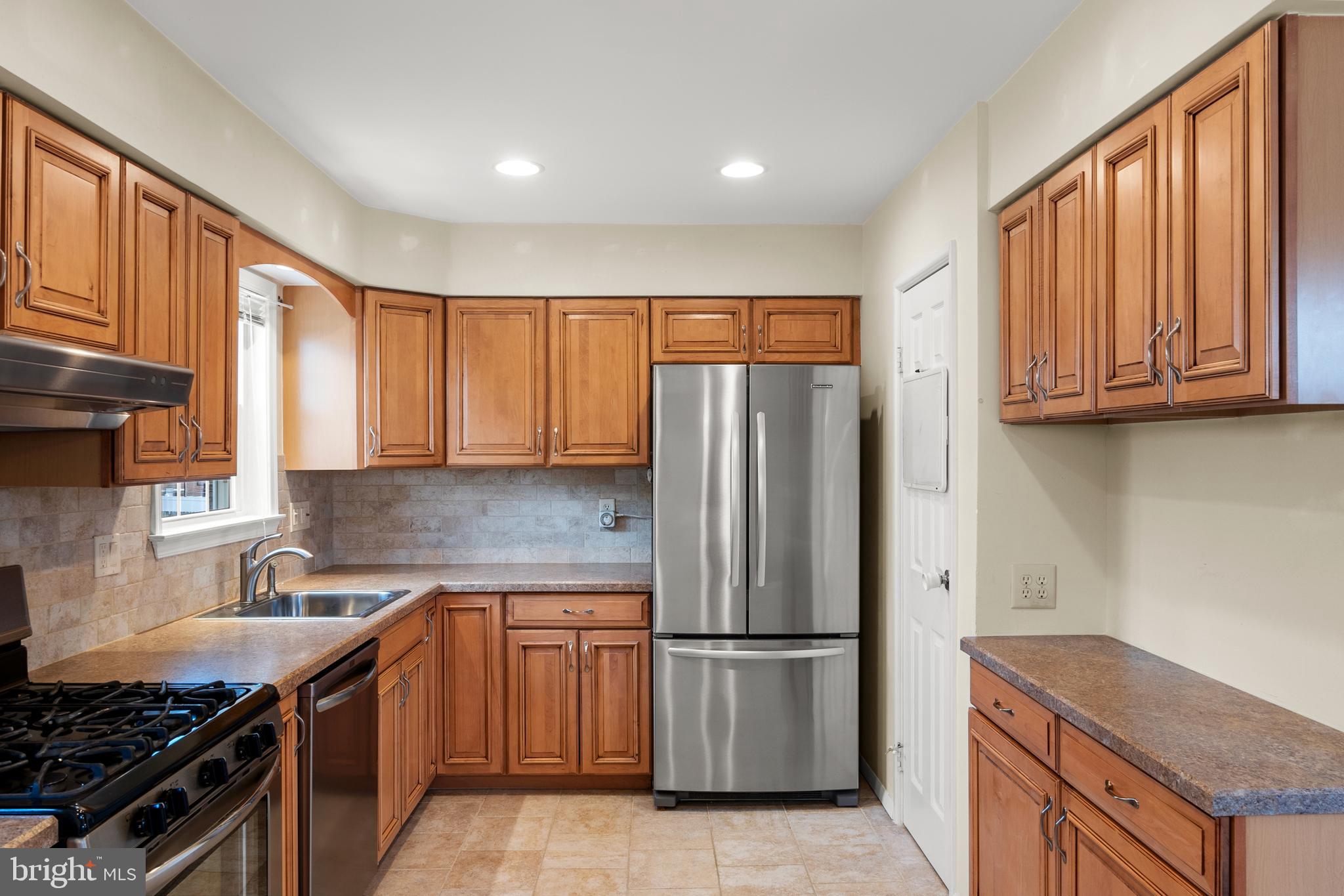 9945 Sandy Road Philadelphia, PA 19115 - Photo 14 of 45 Updated Kitchen