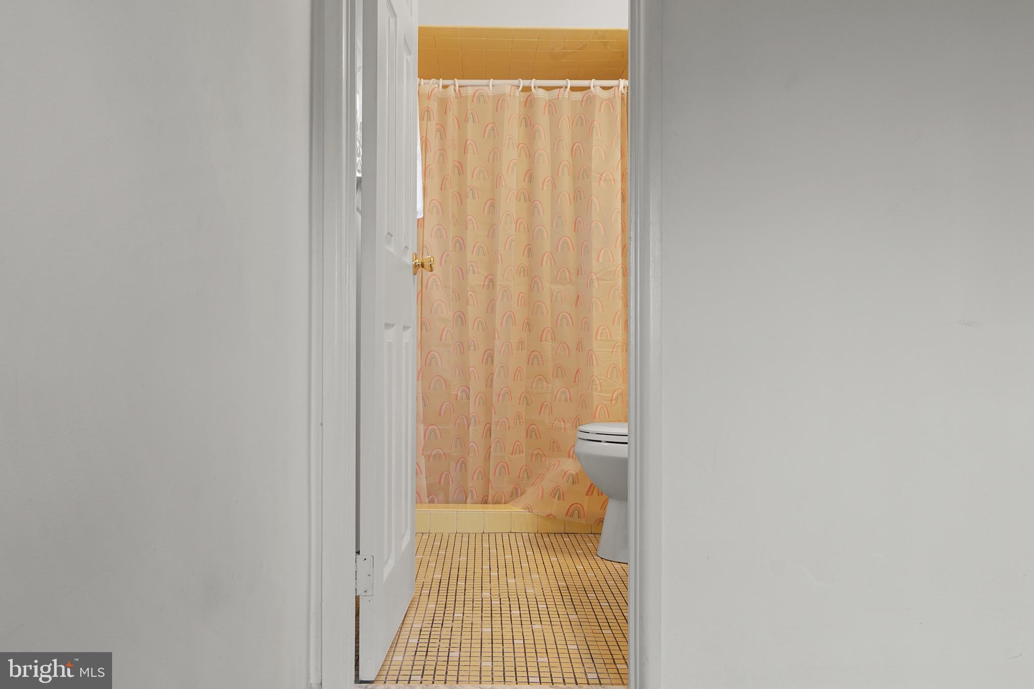 9945 Sandy Road Philadelphia, PA 19115 - Photo 23 of 45 Primary Bedroom Full bathroom