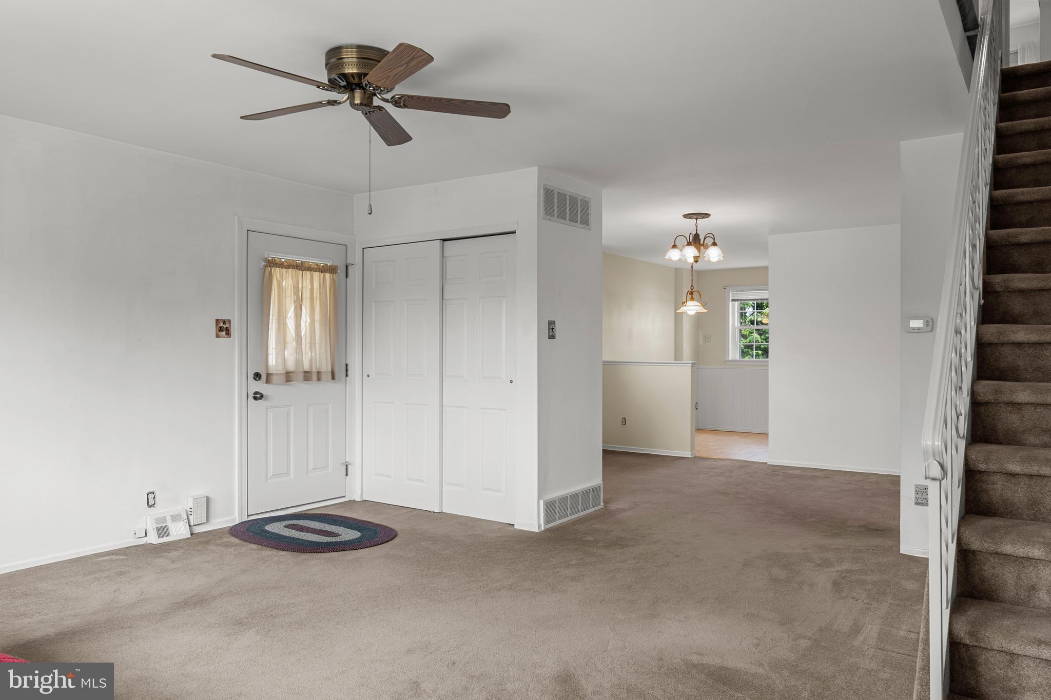 9945 Sandy Road Philadelphia, PA 19115 - Photo 4 of 45 Front entry