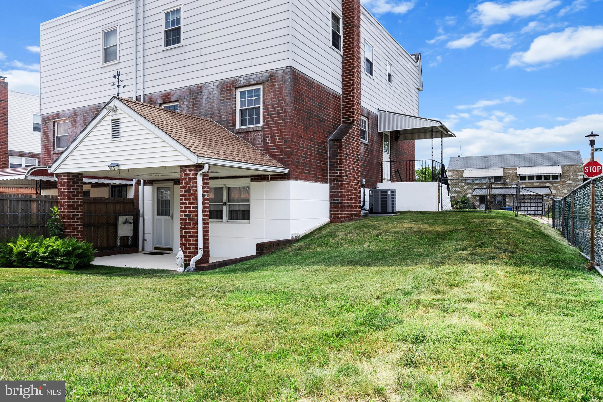 9945 Sandy Road Philadelphia, PA 19115 - Photo 44 of 45 Side yard
