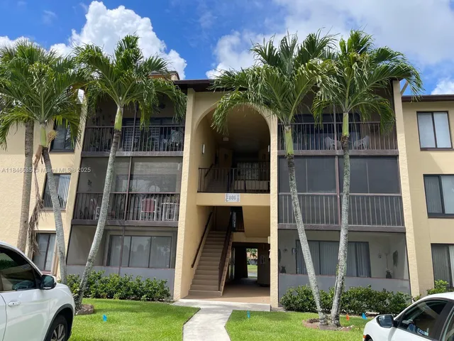 $1,650 | 806 Sky Pine Way, Unit H3, Greenacres, FL 33415
