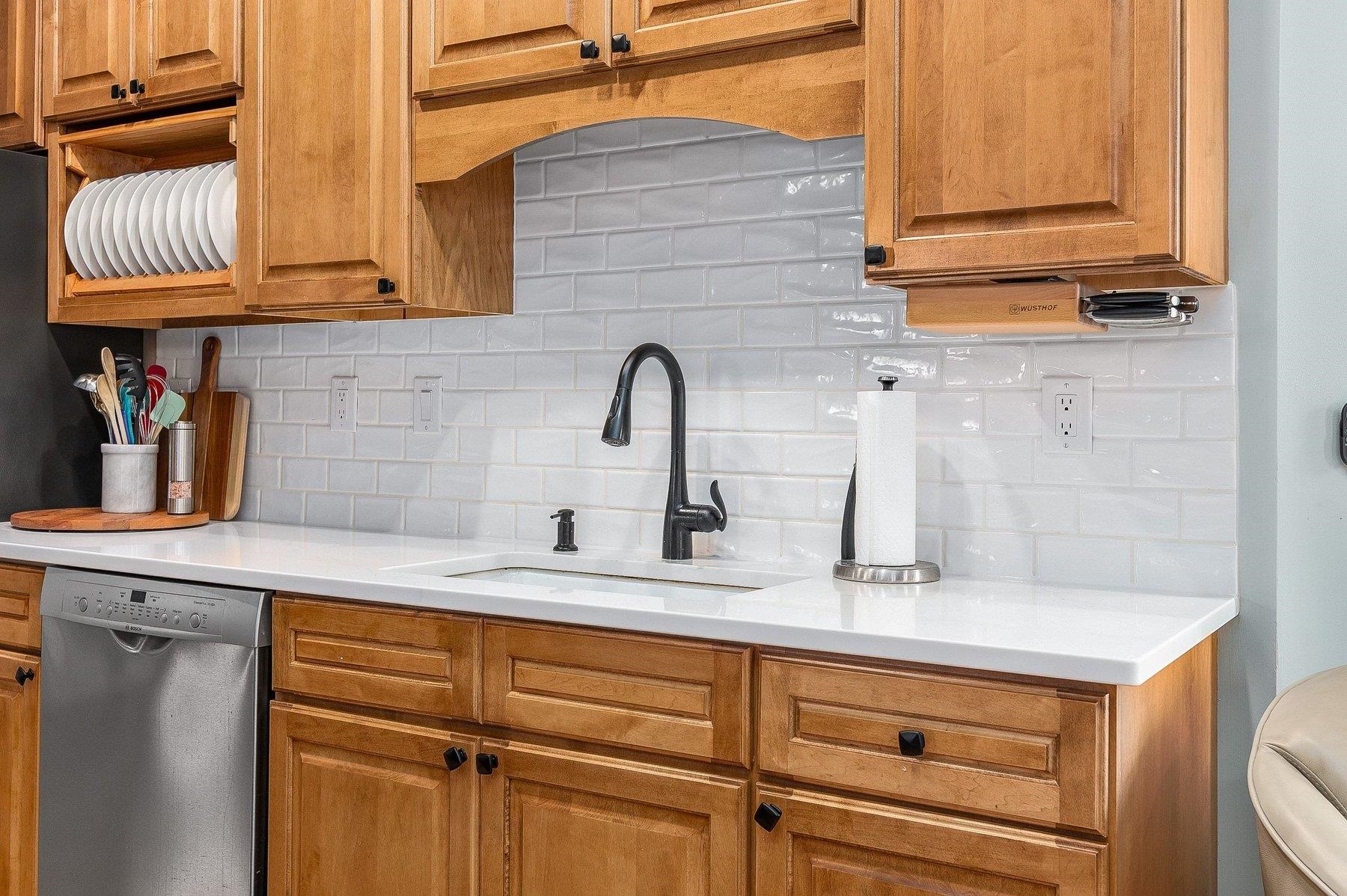 6 Bay Road, Unit 4 Newmarket, NH 03857 - Photo 3 of 60