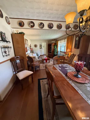 $167,400 | 411 Sunset Drive, Centralia, IL 62801