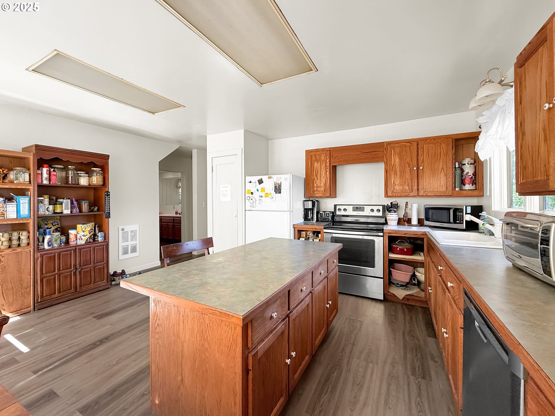 710 North 8th Street Monroe, OR 97456 - Photo 6 of 33 Kitchen