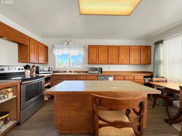 $550,000 | 710 North 8th Street, Monroe, OR 97456