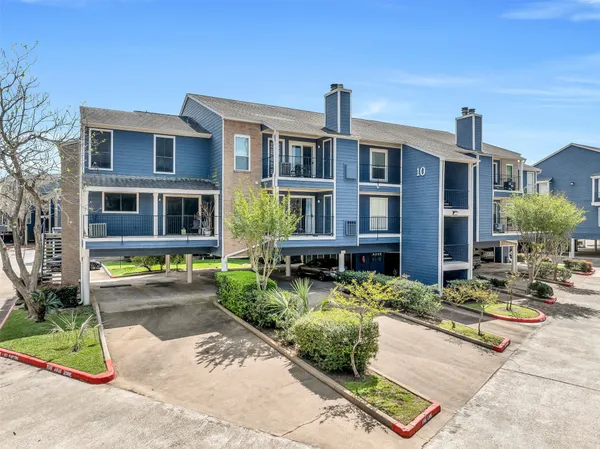 $109,900 | 18515 Egret Bay Boulevard, Unit 1003, Webster, TX 77058