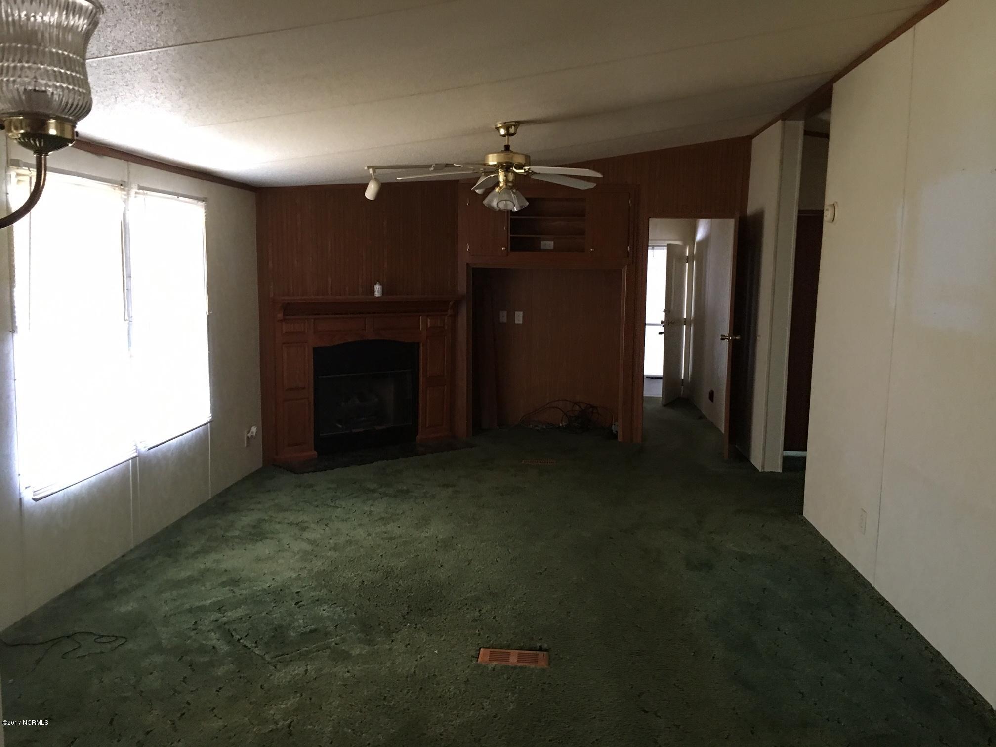 3650 Whitestocking Road Burgaw, NC 28425 - Photo 12 of 13 LR2