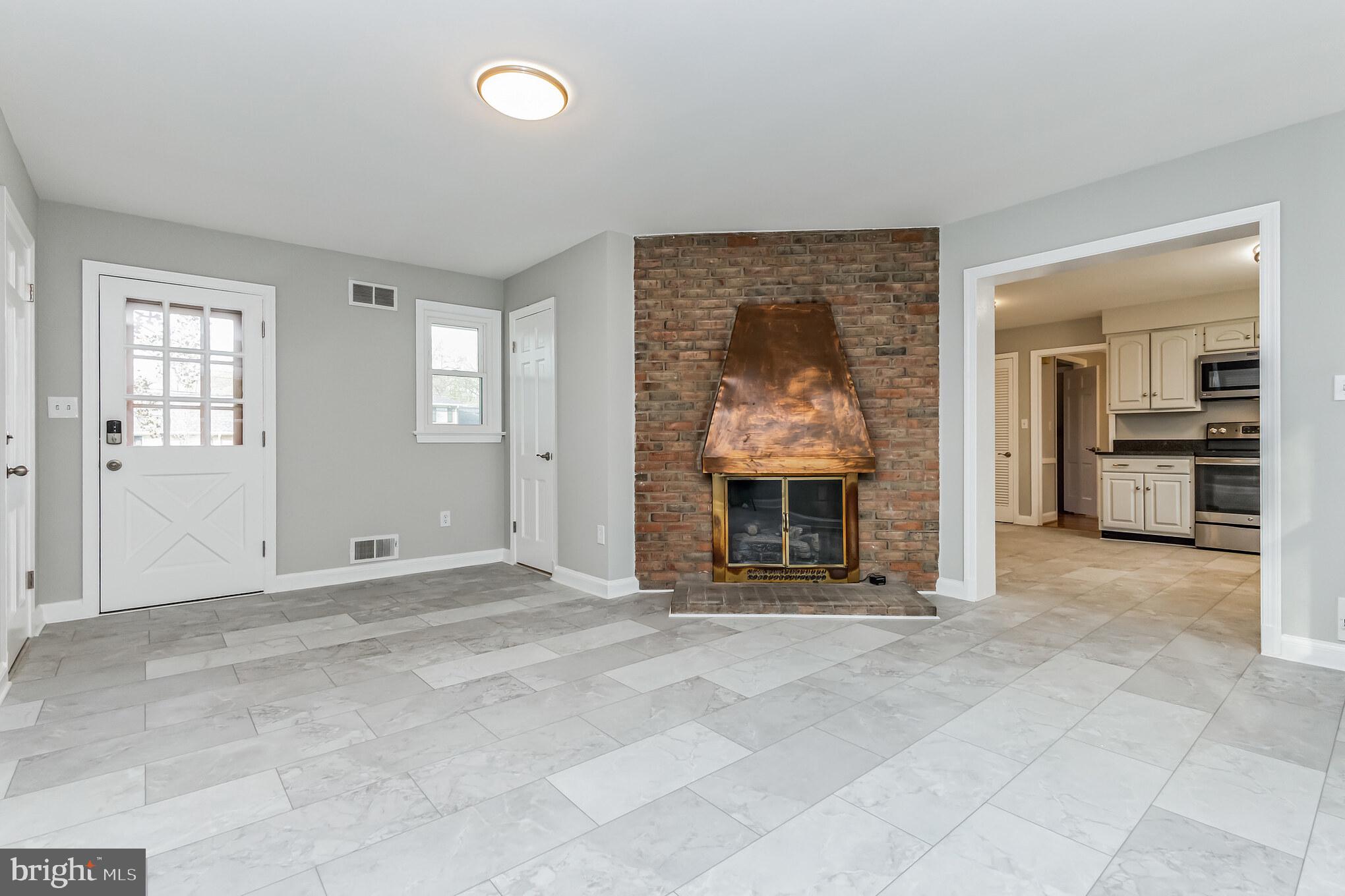 14315 Chesterfield Road Rockville, MD 20853 - Photo 11 of 33 Family Room