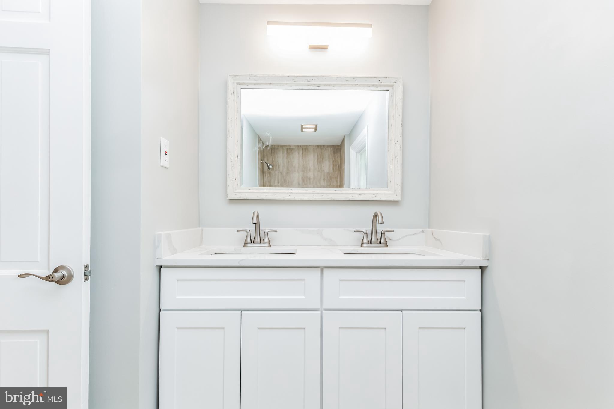 14315 Chesterfield Road Rockville, MD 20853 - Photo 26 of 33 Full Bathroom #2
