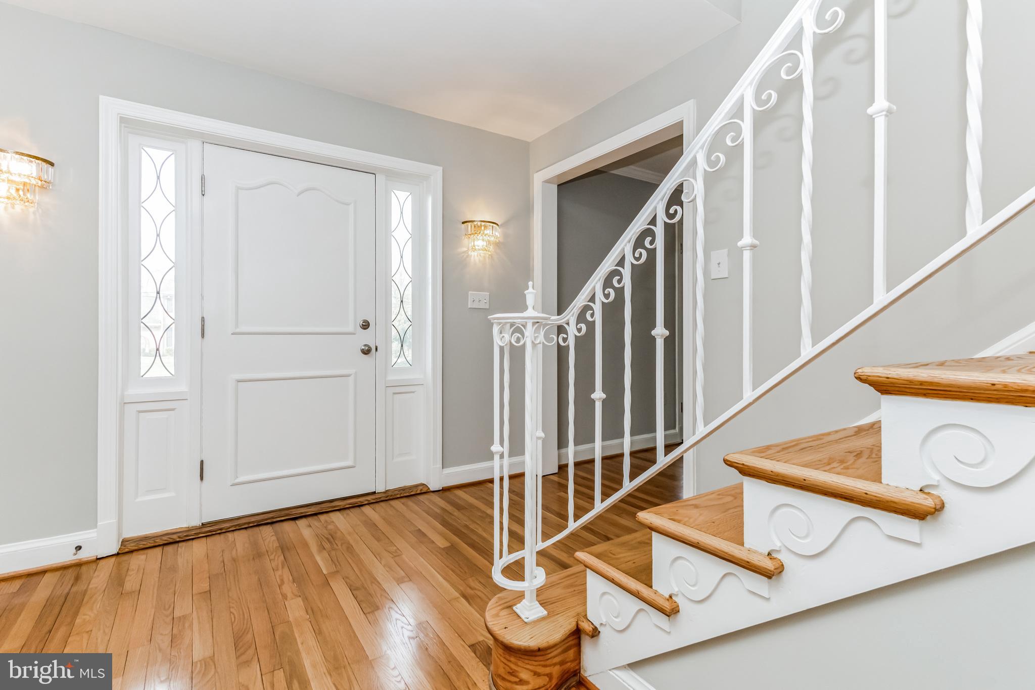 14315 Chesterfield Road Rockville, MD 20853 - Photo 4 of 33 Entry Foyer
