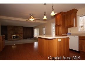 2 Lamplighter Lane Springfield, IL 62712 - Photo 8 of 22
