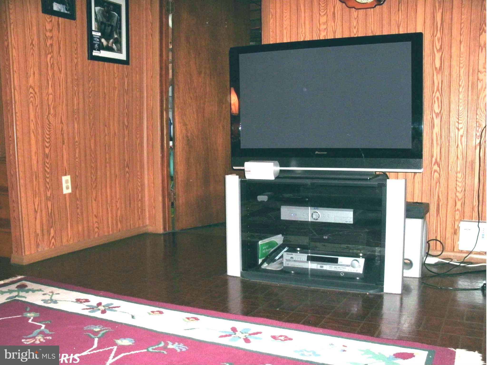 2130 Redthorn Road Baltimore, MD 21220 - Photo 11 of 21 Family Room