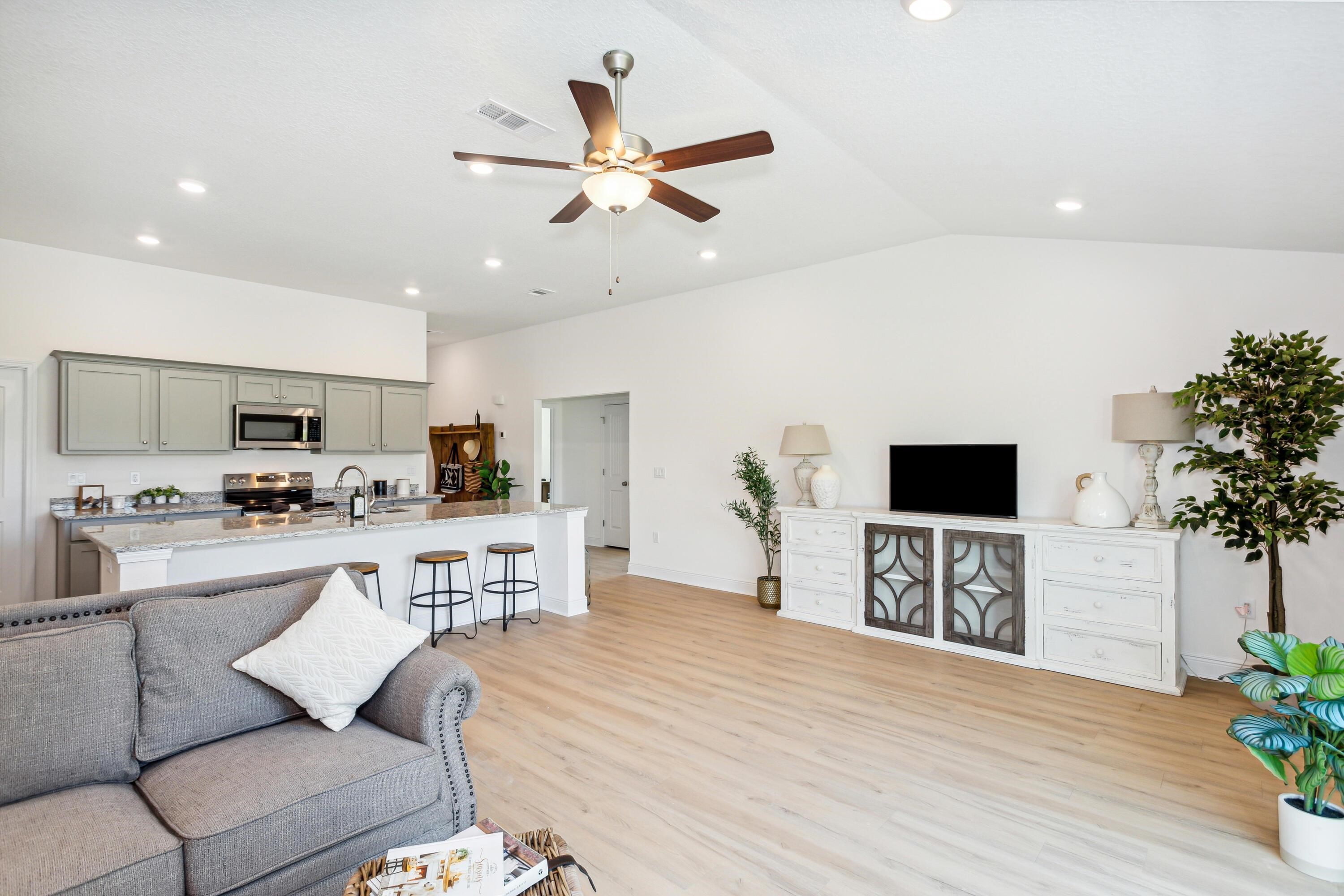 120 St Stephens Court Atmore, AL 36502 - Photo 4 of 24 Living Room