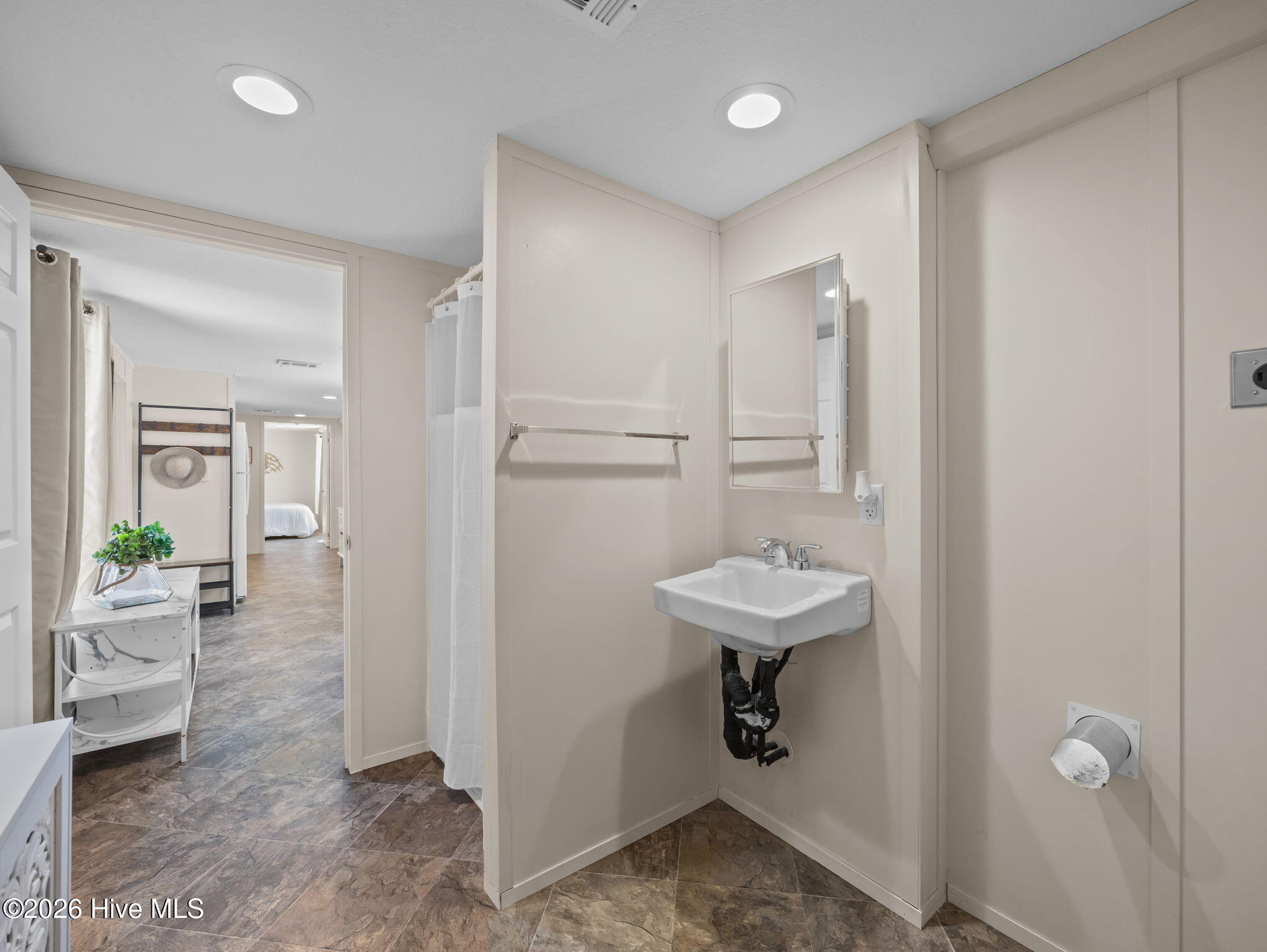 111 Woodpecker Road Holly Ridge, NC 28445 - Photo 2 of 18 5-web-or-mls-111 Woodpecker Ln 4