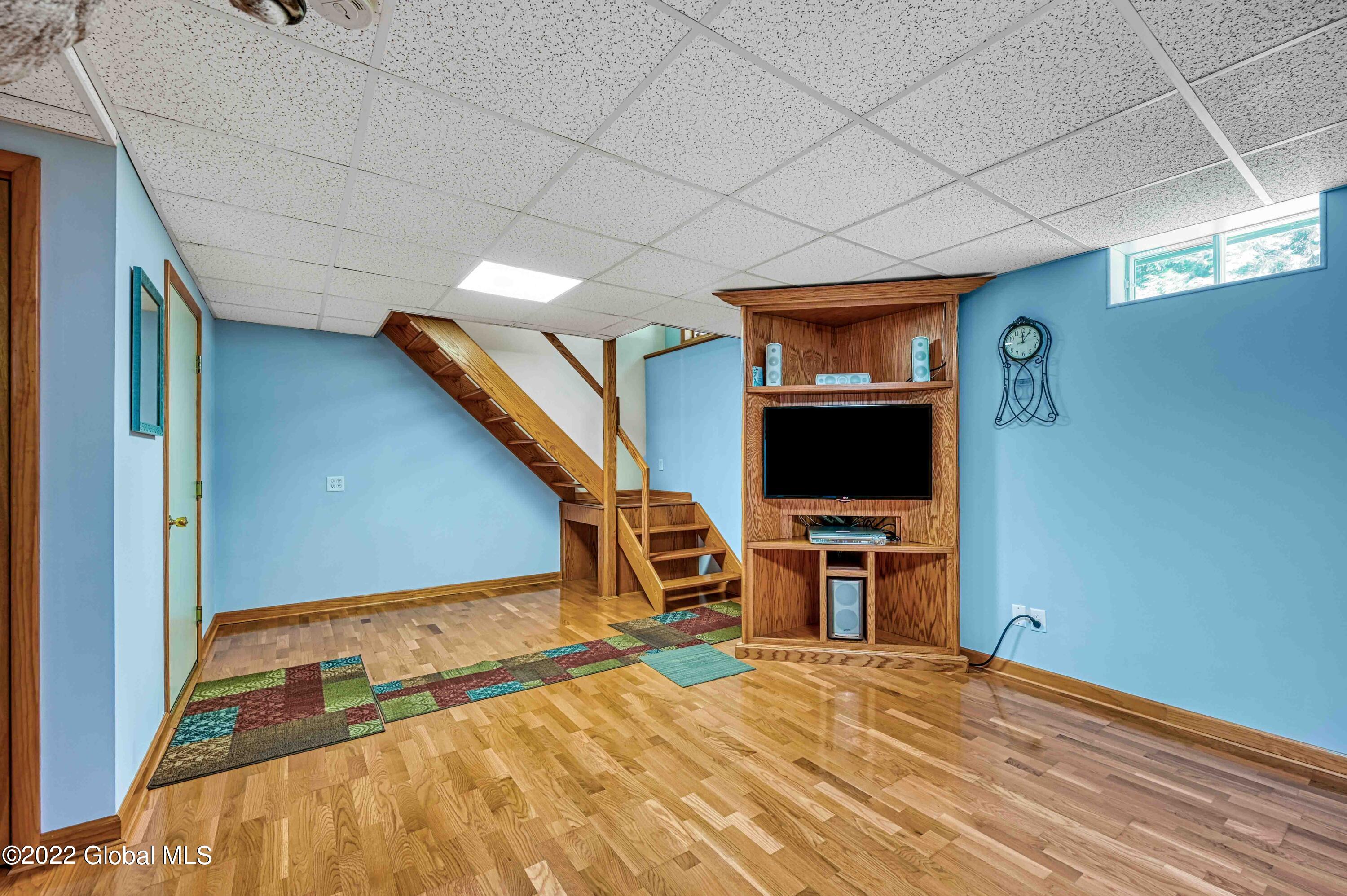 154 Old Mill Road Cobleskill, NY 12043 - Photo 14 of 32 154 Old Mill Rd interior-14