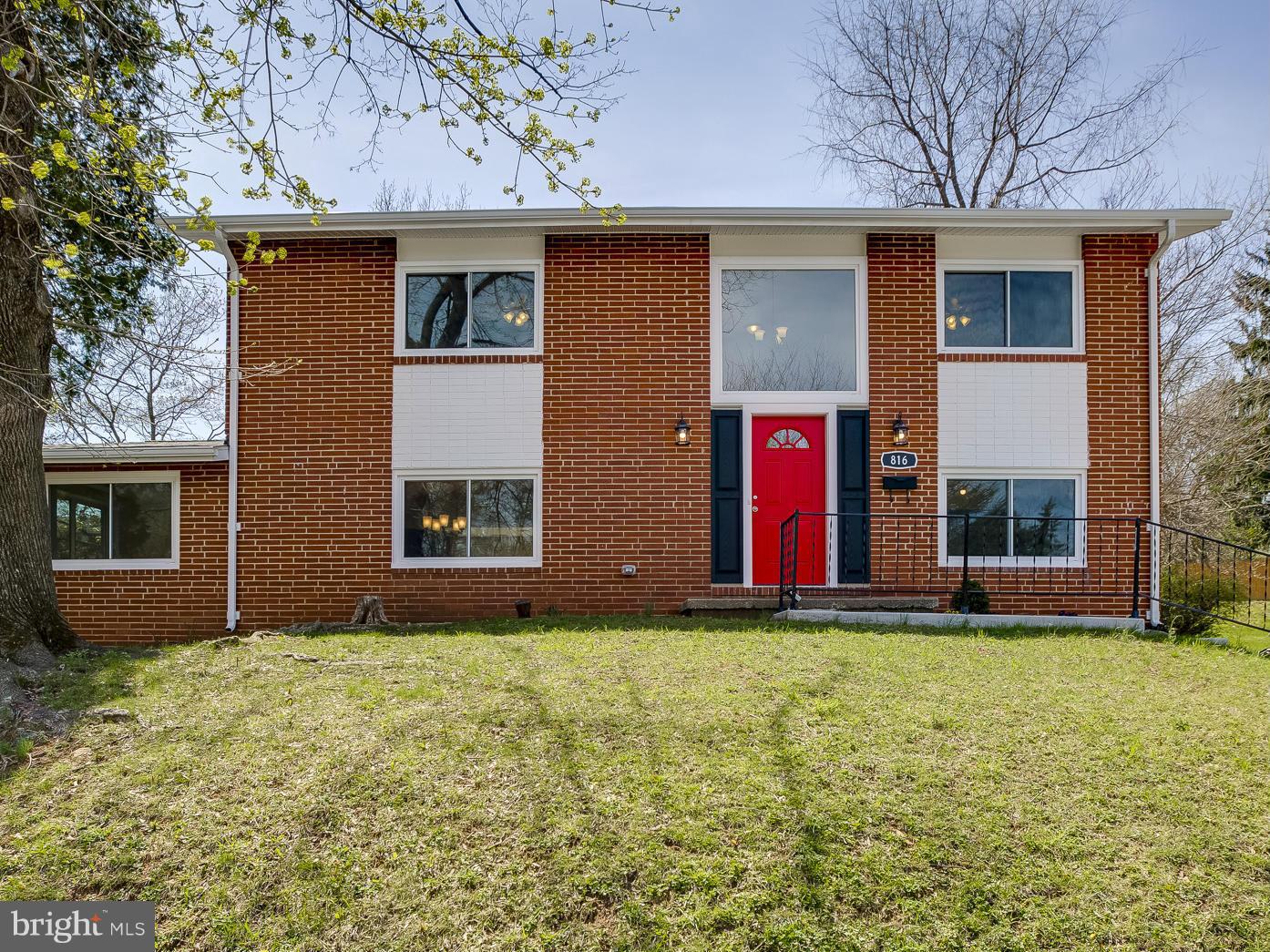 816 Smoke Tree Road Baltimore, MD 21208 - Photo 1 of 30 Exterior (Front)
