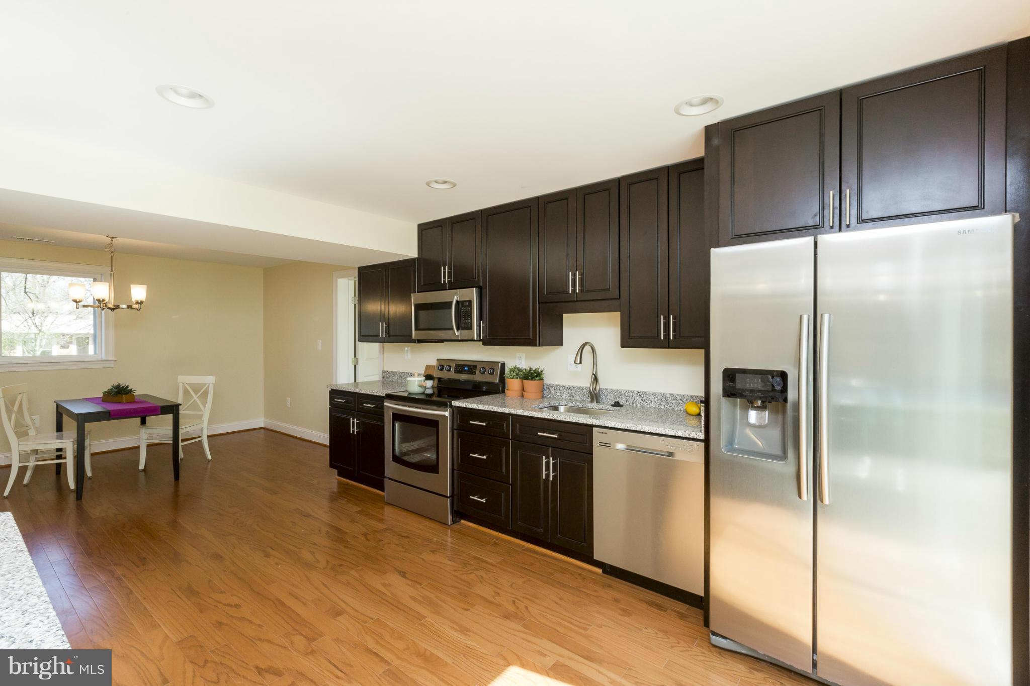816 Smoke Tree Road Baltimore, MD 21208 - Photo 21 of 30 Kitchen