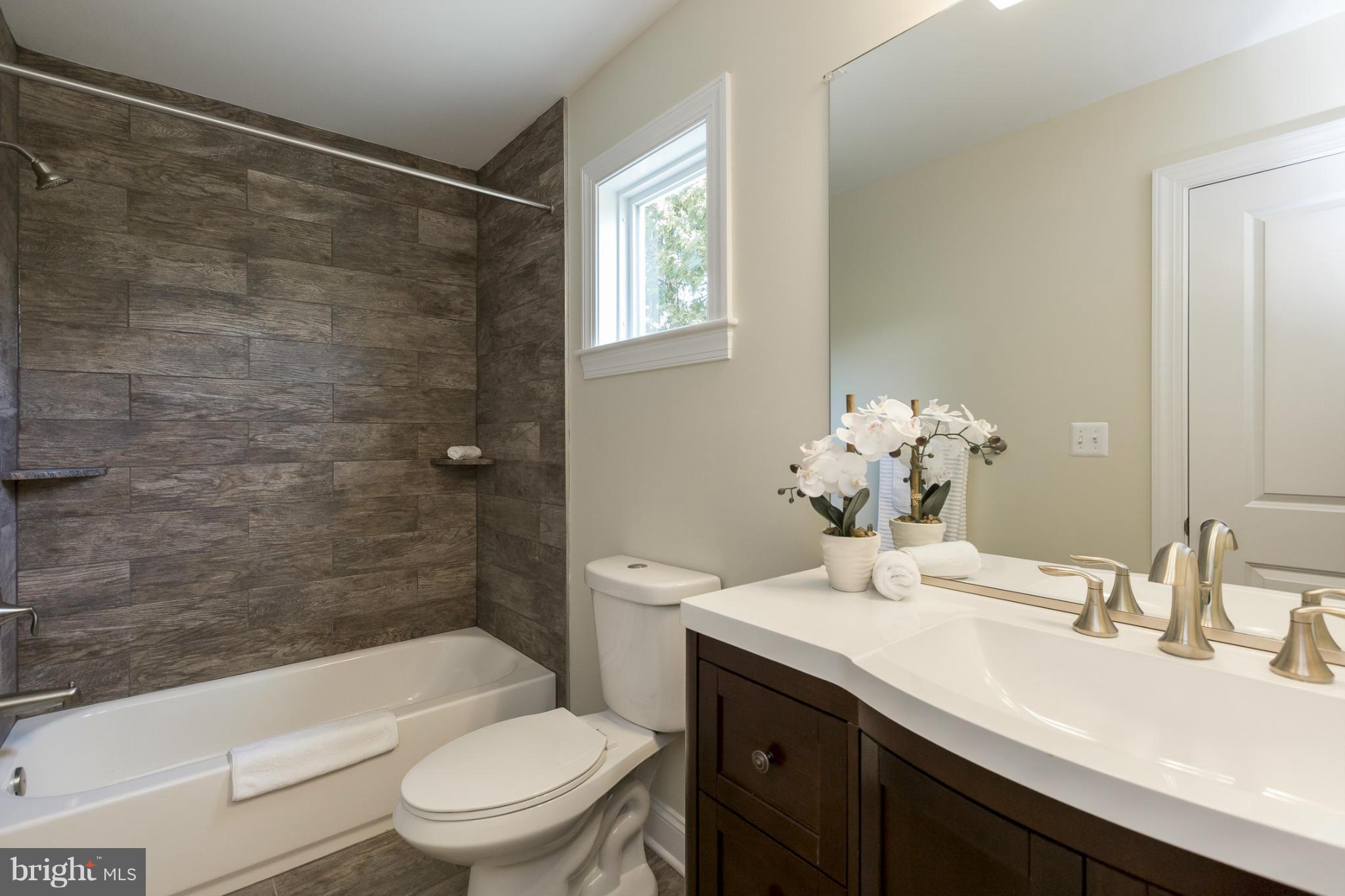 816 Smoke Tree Road Baltimore, MD 21208 - Photo 9 of 30 Bath (Master)