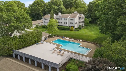 $475,000 | 32 Rowayton Woods Drive, Unit 32, Norwalk, CT 06854