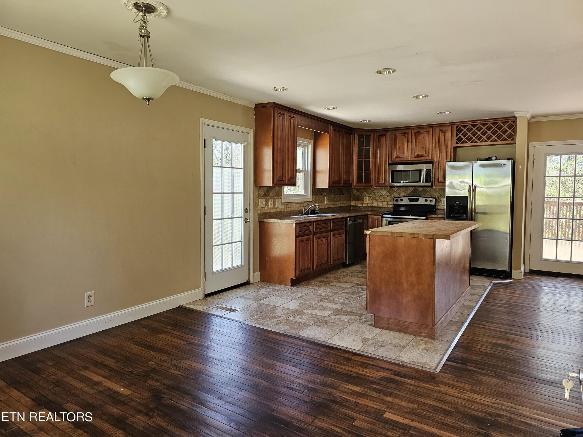 122 Alger Road Oak Ridge, TN 37830 - Photo 3 of 14