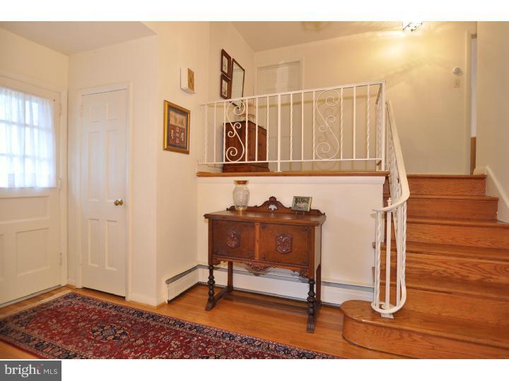 524 Upper Weadley Road Wayne, PA 19087 - Photo 2 of 25