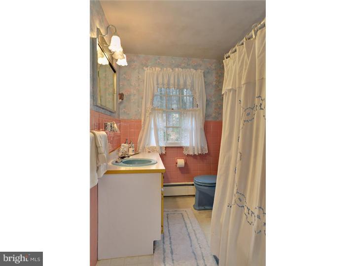 524 Upper Weadley Road Wayne, PA 19087 - Photo 10 of 25