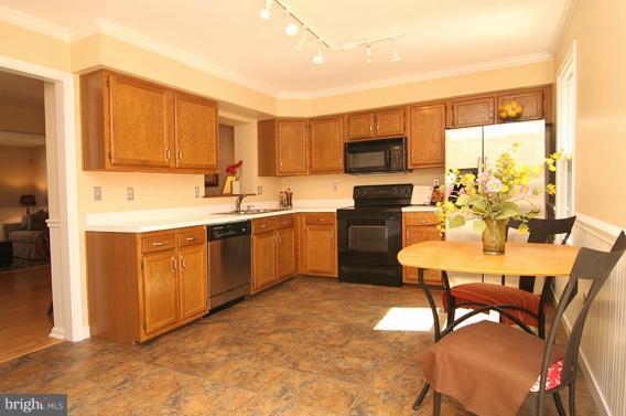 1137 Ingate Road, Unit 1137 Halethorpe, MD 21227 - Photo 19 of 26 Kitchen