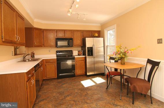 1137 Ingate Road, Unit 1137 Halethorpe, MD 21227 - Photo 4 of 26 Kitchen