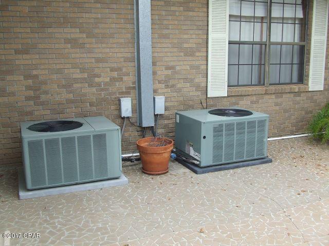 1043 Everett Road Graceville, FL 32440 - Photo 10 of 75