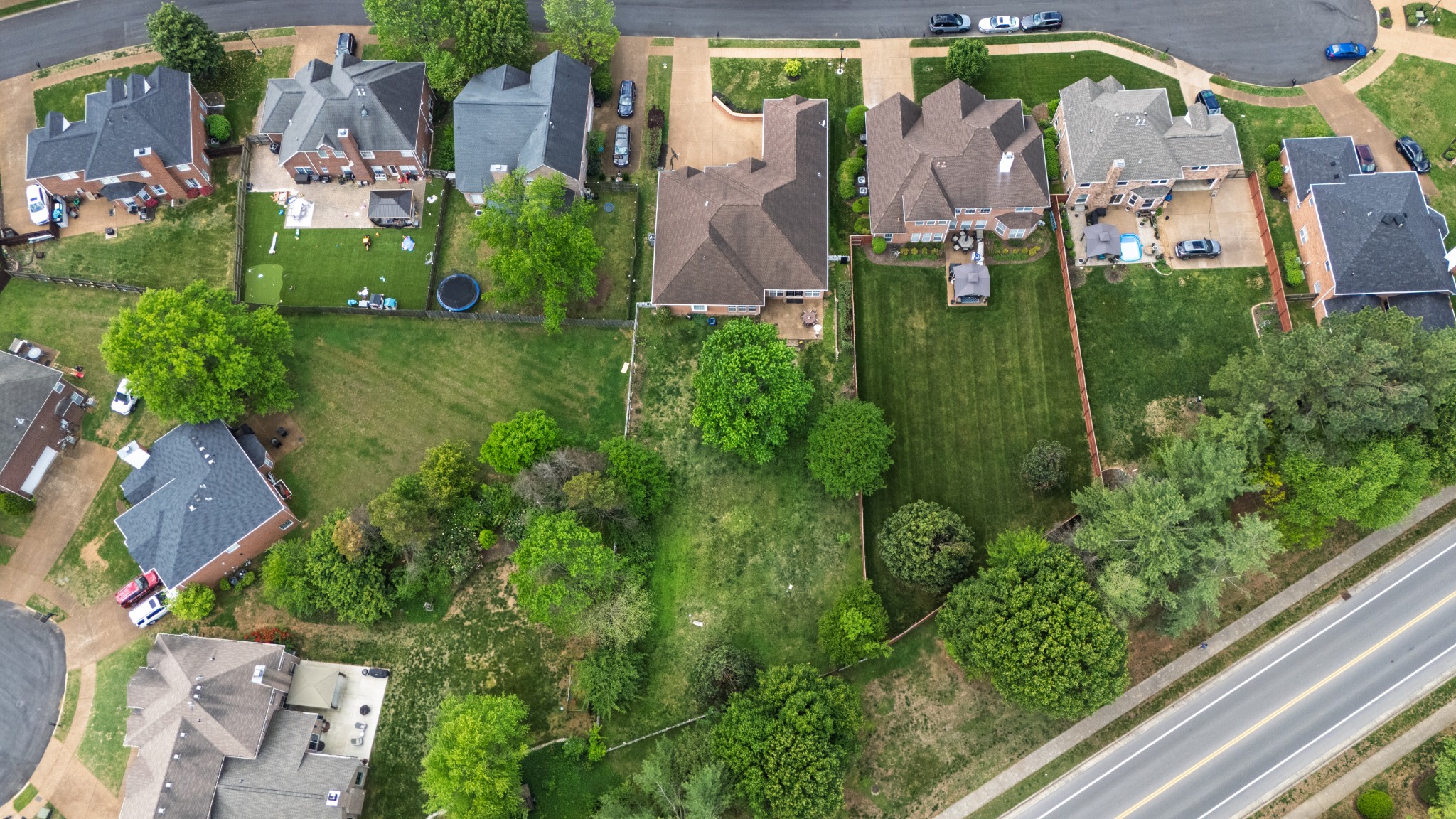 532 Bancroft Way Franklin, TN 37064 - Photo 38 of 48 an aerial view of multiple houses with yard