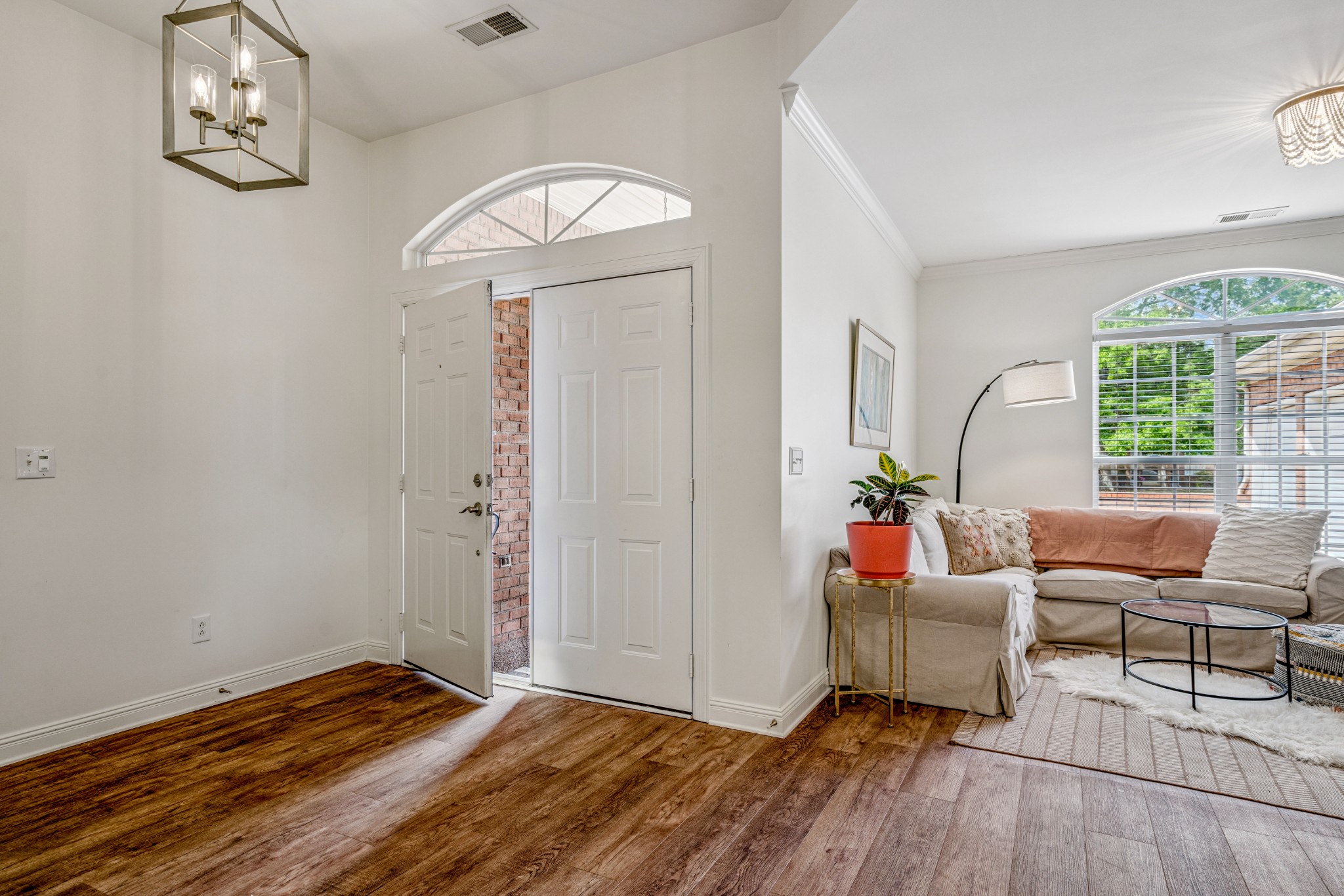 532 Bancroft Way Franklin, TN 37064 - Photo 5 of 48 a living room with furniture and a window