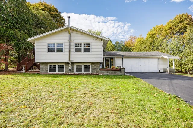 $320,000 | 1803 Middle Road, Rush, NY 14543