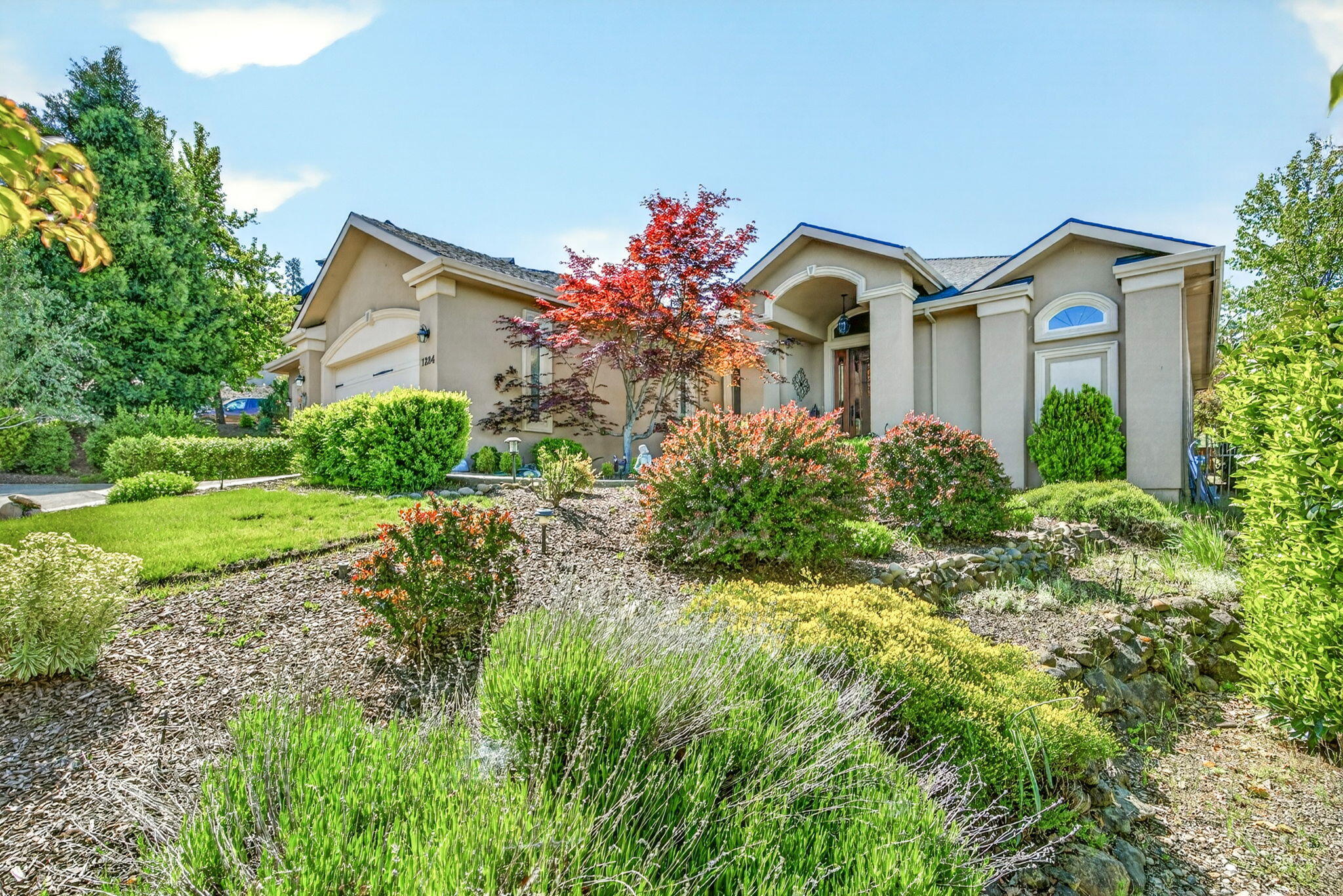 1284 Poppy Ridge Drive Eagle Point, OR 97524 - Photo 1 of 46 APX_0986