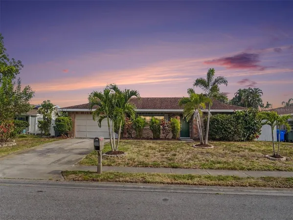 $480,000 | 3907 23rd Avenue West, Bradenton, FL 34205