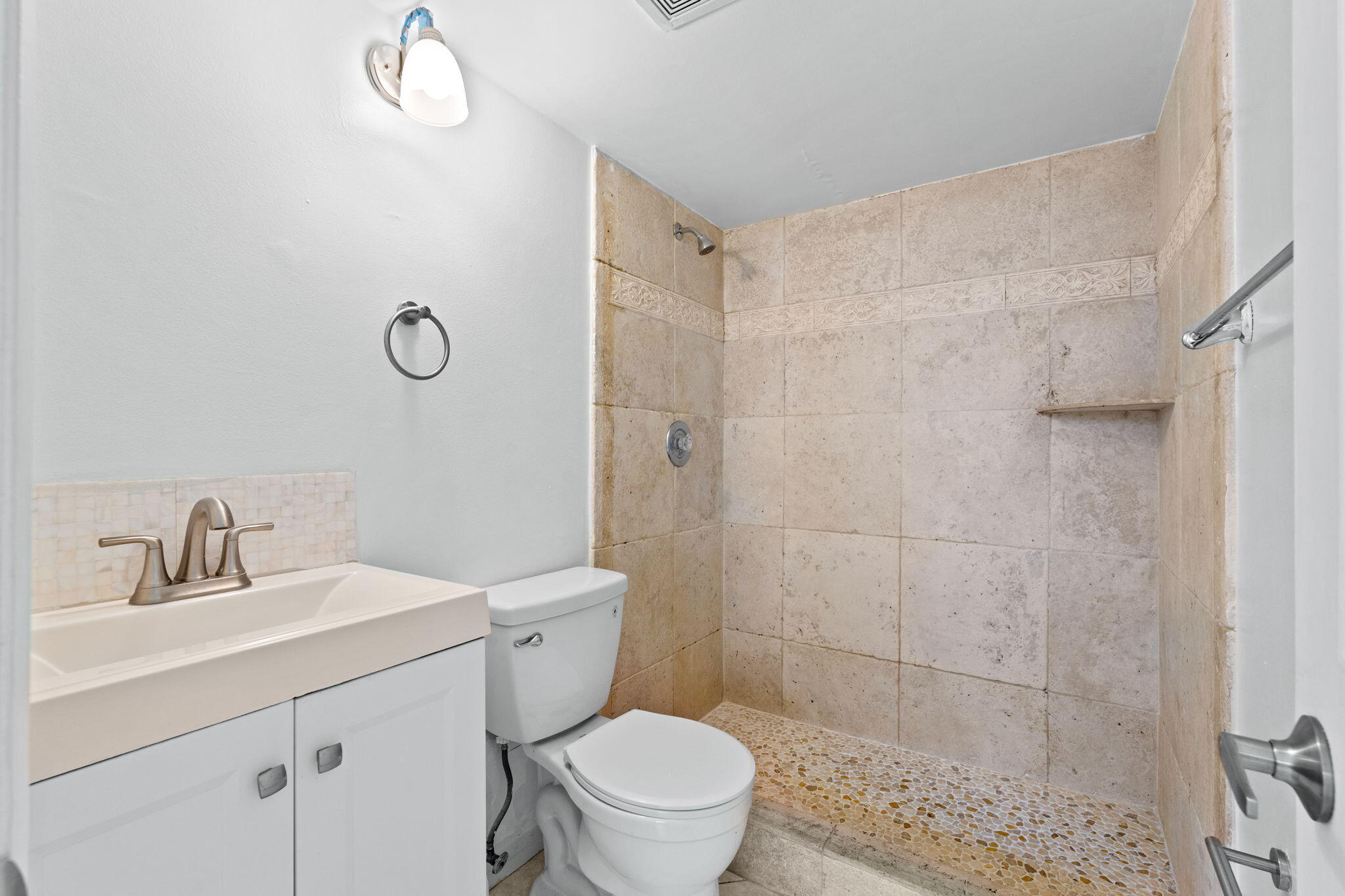 2929 South Ocean Boulevard, Unit 3150 Boca Raton, FL 33432 - Photo 19 of 49 Bathroom